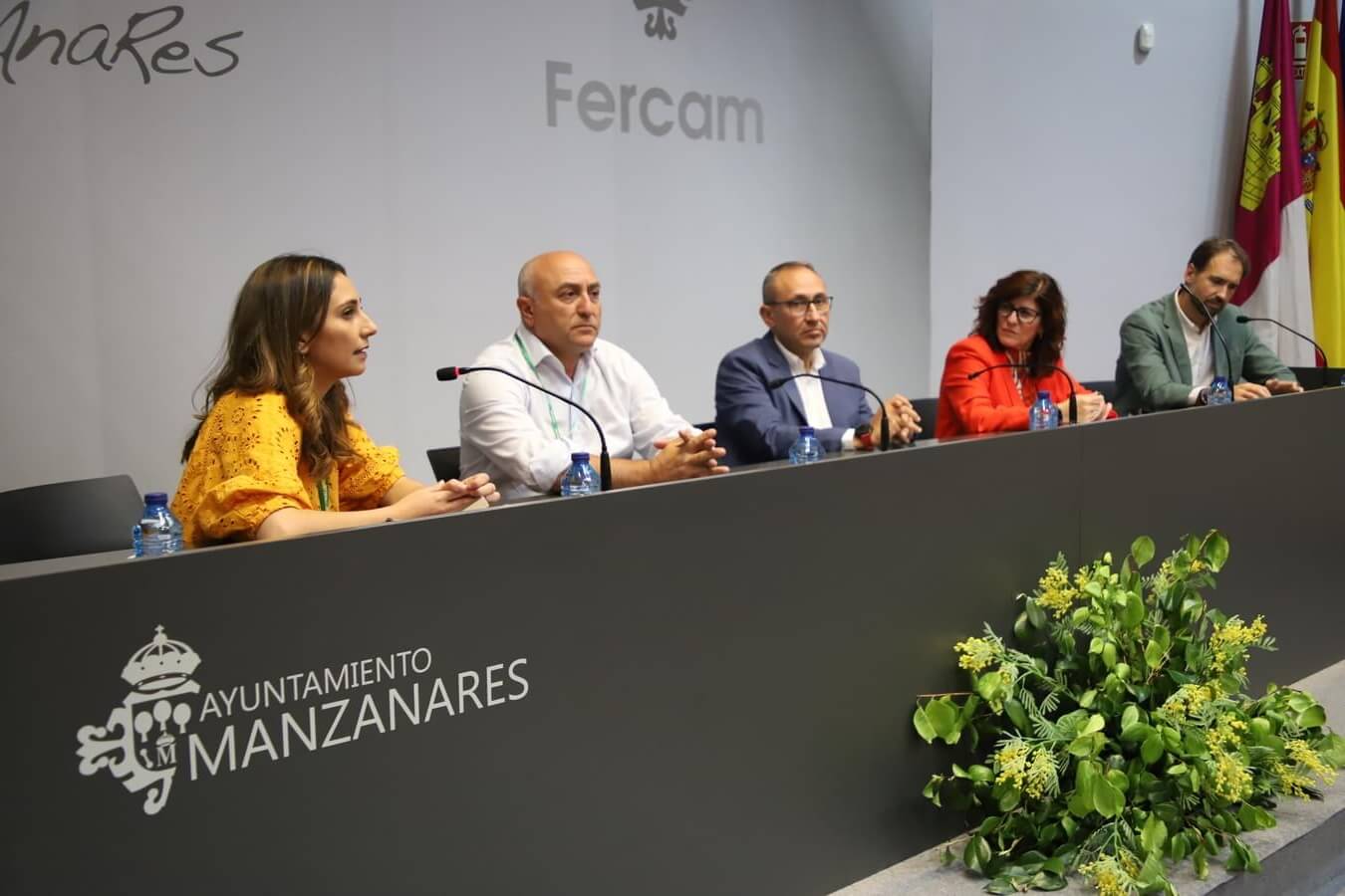 Mesa redonda "Acompañando el relevo en el Sector Agro"