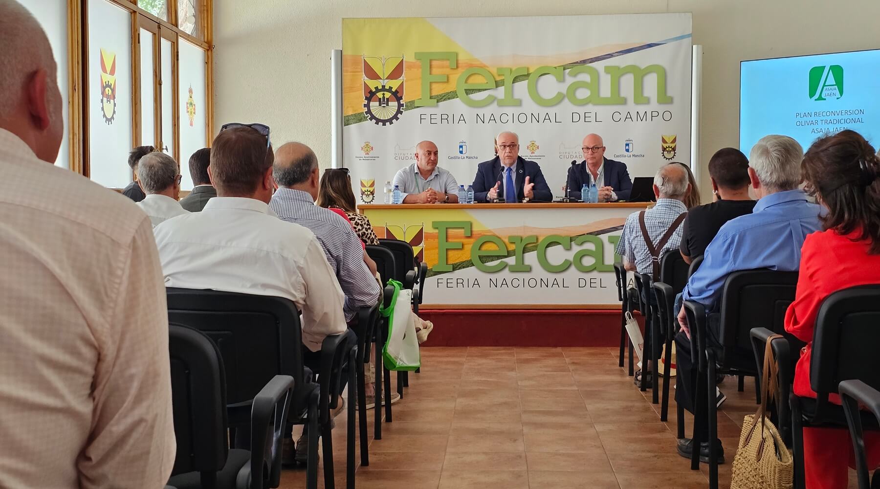 Saludo del alcalde de Manzanares junto a Florencio Rodríguez y Luis Carlos Valero